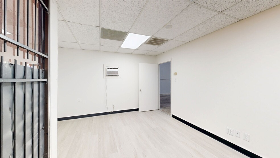 More Photos Of 8700 Long Point Rd, Houston Unknown For Lease