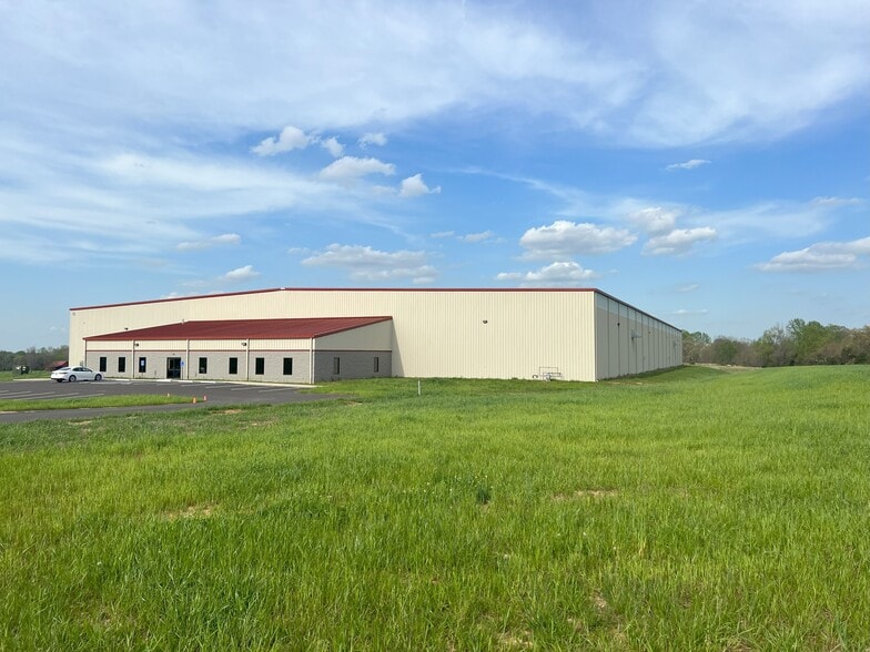 More Photos Of 55 Bagwell Blvd, Scottsville Warehouse For Lease