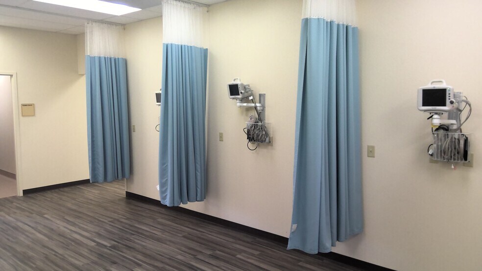 More Photos Of 6252 E Grant Rd, Tucson Office For Lease