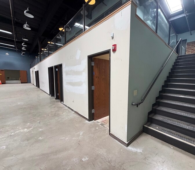 More Photos Of 44204-44276 10th St W, Lancaster Unknown For Lease