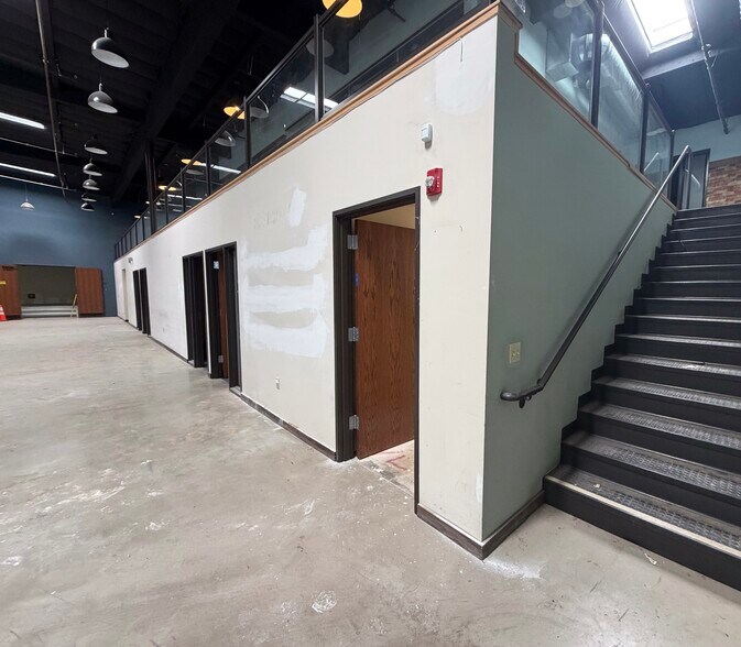 More Photos Of 44204-44276 10th St W, Lancaster Unknown For Lease