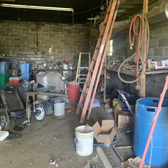 More Photos Of 298 Huffman Ave, Portageville Flex For Sale