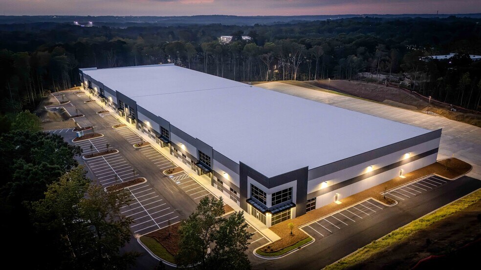 More Photos Of 5720 Trade Dr, Alpharetta Warehouse For Lease