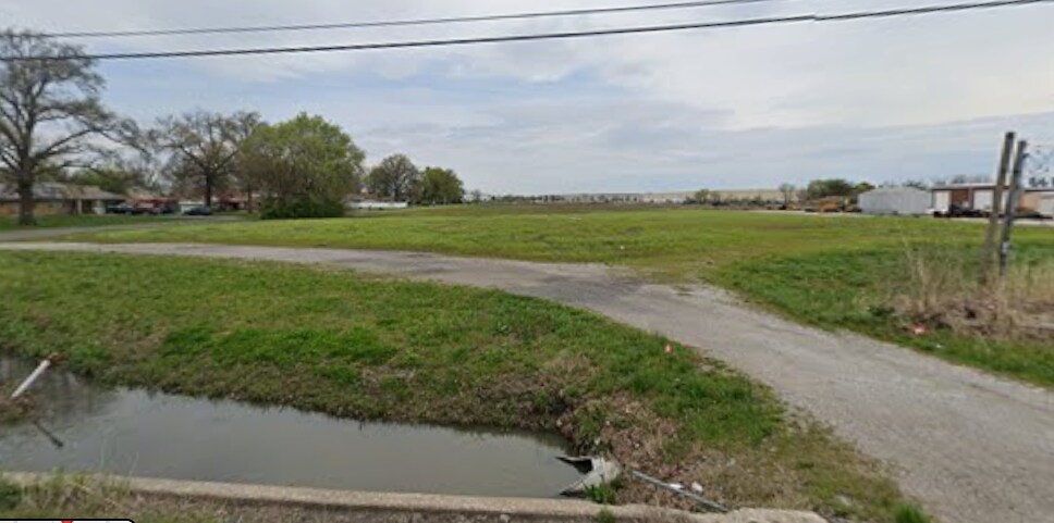 More Photos Of 1005 Chain of Rocks rd, Pontoon Beach Land For Sale