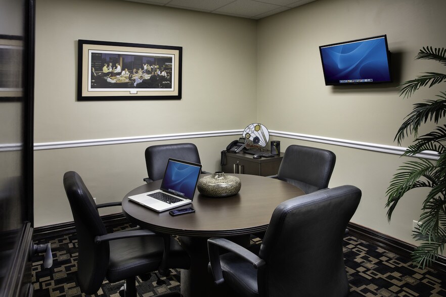 More Photos Of 10101 W Sample Rd, Coral Springs General Retail For Lease