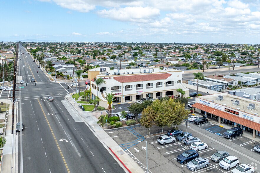 More Photos Of 15496 Magnolia St, Westminster Storefront Retail Office For Lease