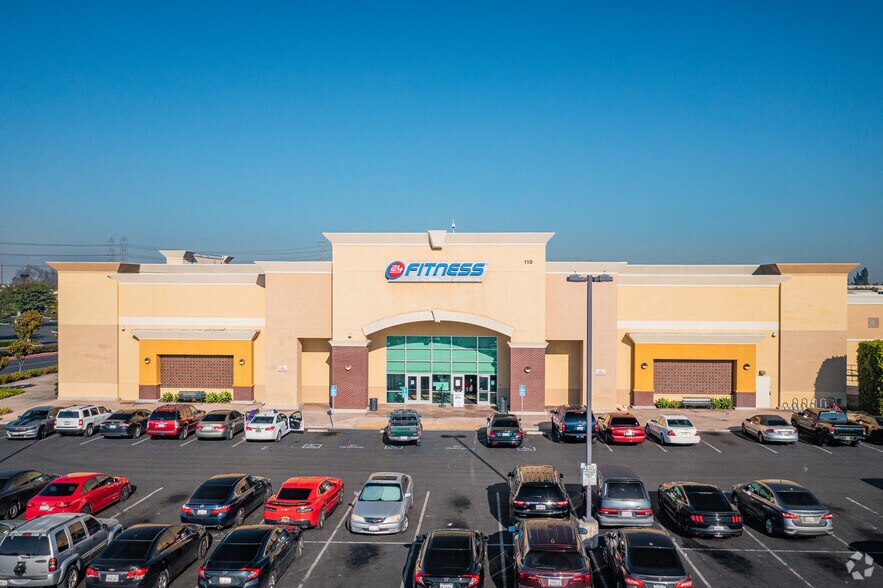More Photos Of 200-208 Towne Center Dr, Compton Storefront For Lease