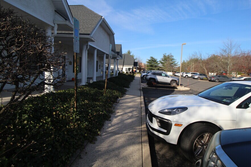 More Photos Of 1 Nami Ln, Hamilton Medical For Sale