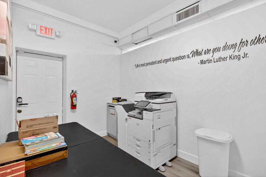 More Photos Of 129 N 5th St, Fort Pierce Storefront Retail Residential For Lease