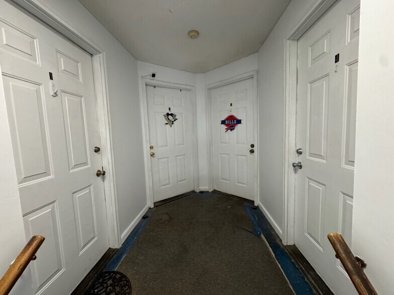 More Photos Of 108 Ball St, East Syracuse Flex For Sale