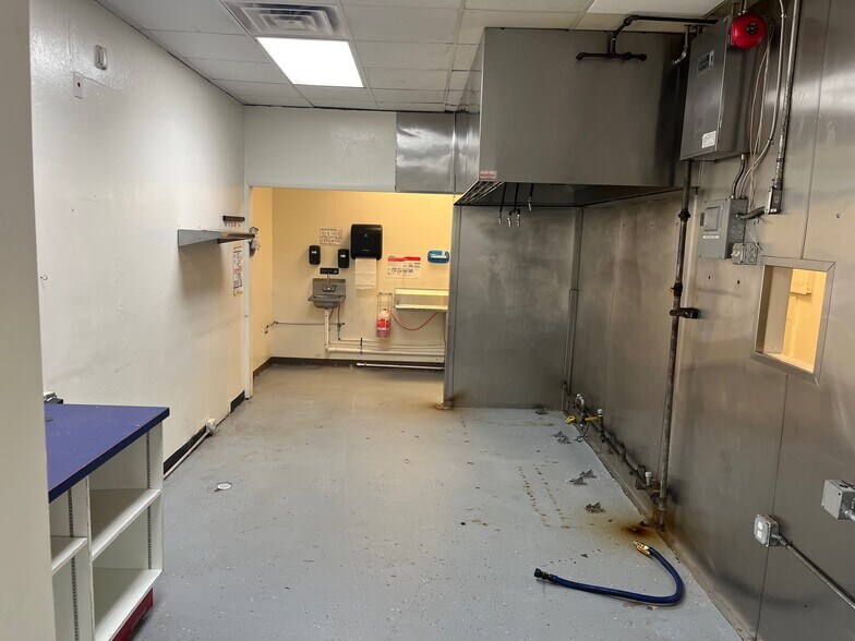 More Photos Of 915 Sand Lake Rd, Altamonte Springs Restaurant For Sale