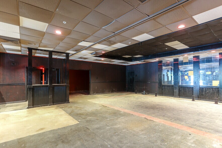 More Photos Of 2050 State Highway 31, Athens Showroom For Lease