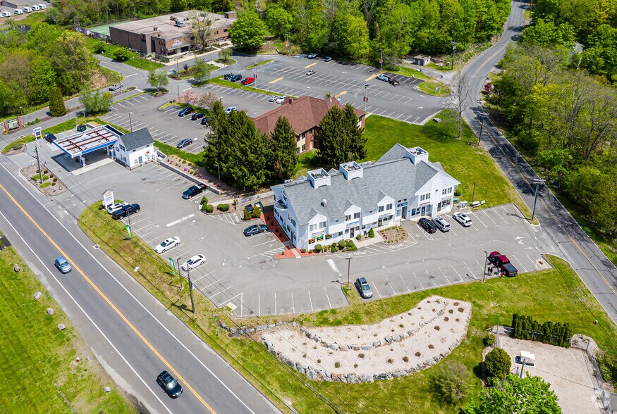 More Photos Of 750 Straits Tpke, Middlebury Unknown For Lease