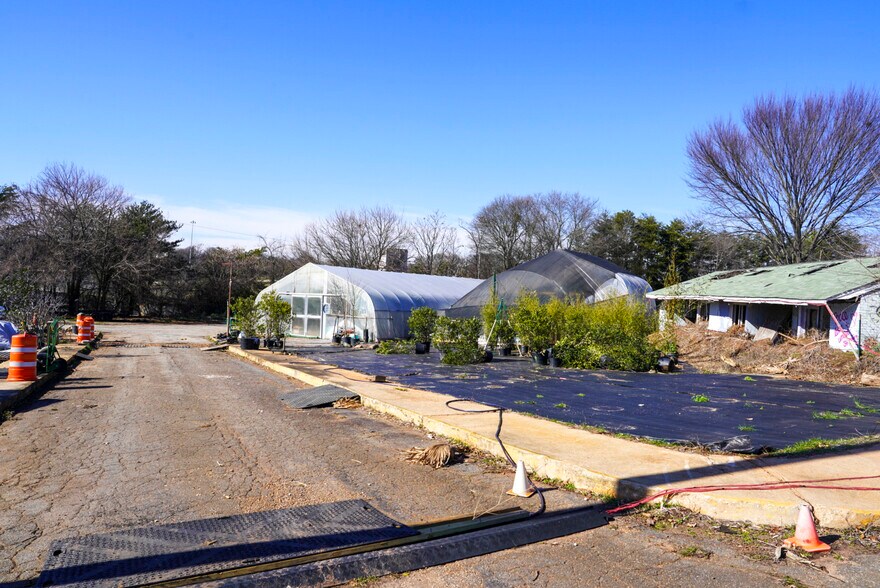 More Photos Of 2200 Reynolds Dr SW, Atlanta Land For Sale