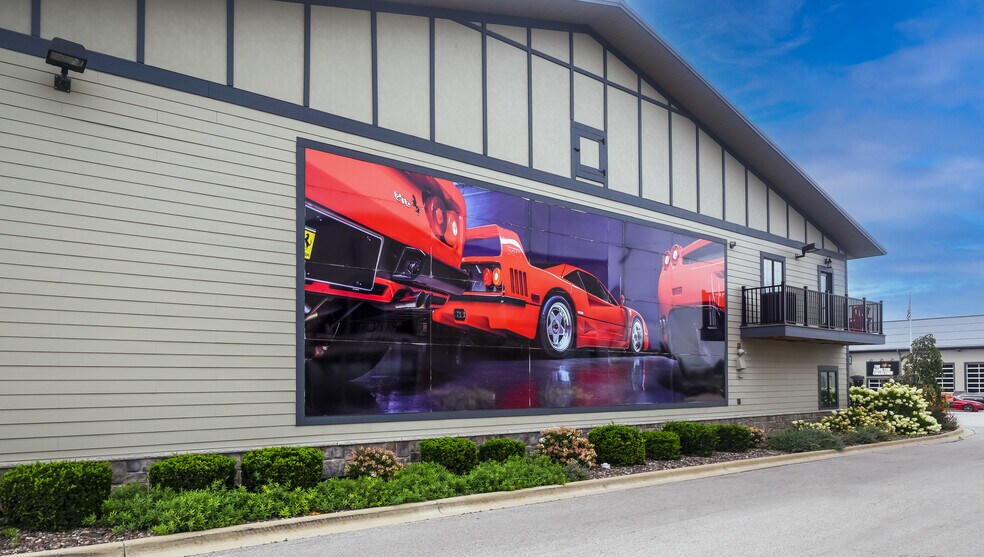 More Photos Of 2108-2260 Ferry Rd, Naperville Showroom For Sale