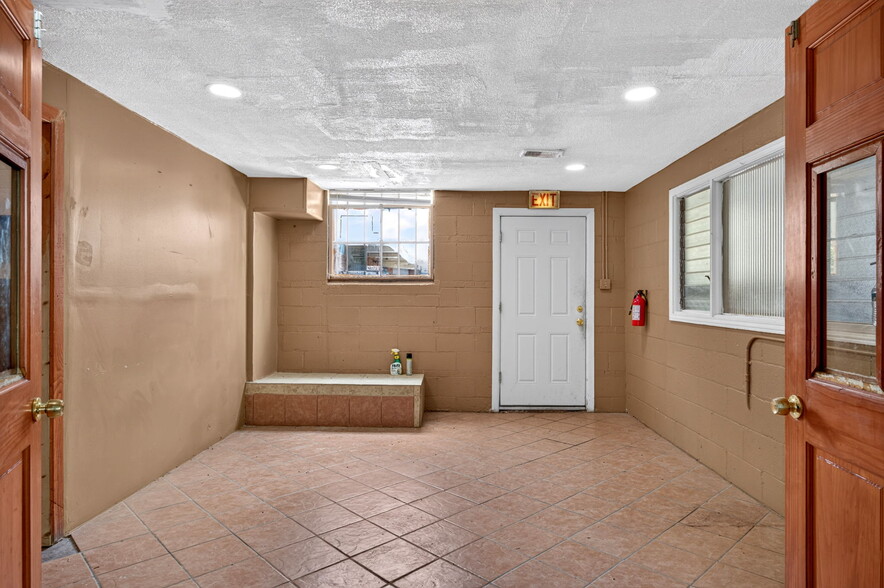 More Photos Of 7828 S Claremont Ave, Chicago Warehouse For Sale