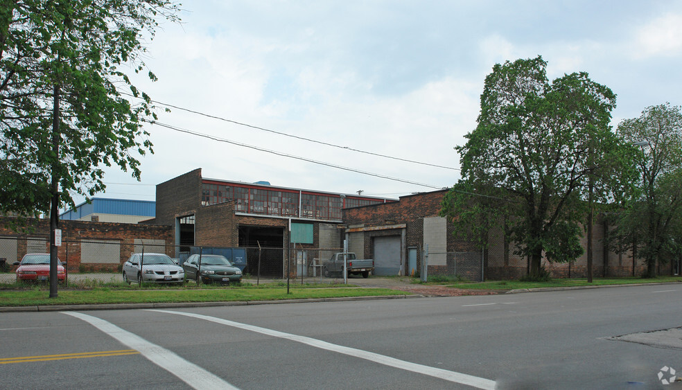 Primary Photo Of 5317 Saint Clair Ave, Cleveland Manufacturing For Sale