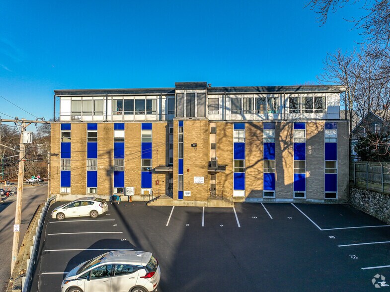 More Photos Of 108 Water St, Watertown Office For Sale