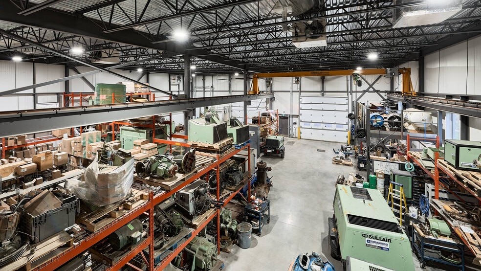 More Photos Of 5539 St Ernest-Cormier, Laval Showroom For Lease