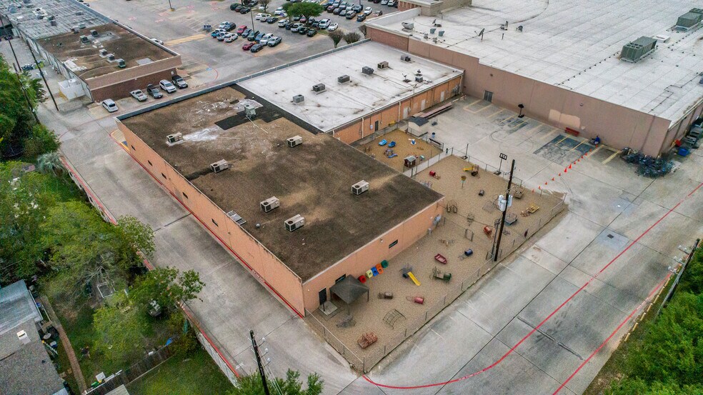 More Photos Of 18416-18508 Kuykendahl Rd, Spring Freestanding For Lease