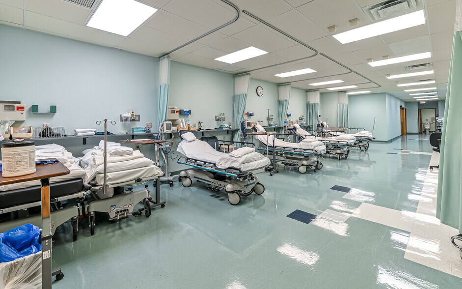 More Photos Of 508-512 N Jefferson st, New Castle Medical For Sale
