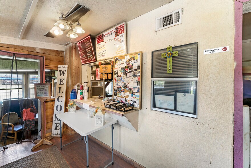 More Photos Of 4118 Augusta Rd, Savannah Freestanding For Sale