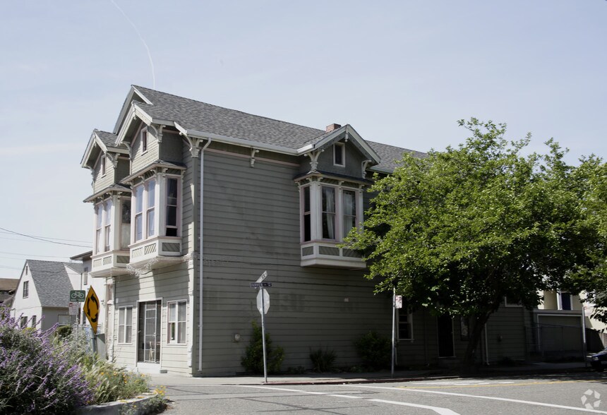 More Photos Of 3200-3208 California St, Berkeley Apartments For Sale