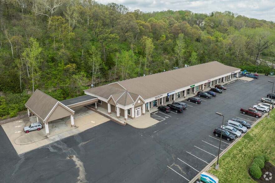 More Photos Of 7400-7440 NW River Park Dr, Parkville General Retail For Lease
