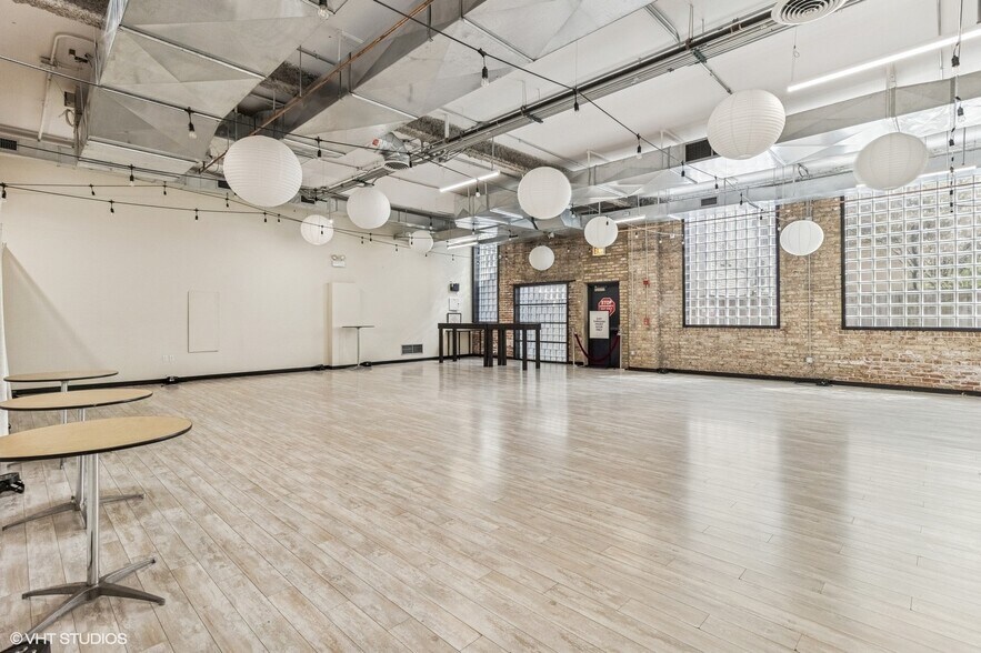 More Photos Of 1923-1925 N Halsted St, Chicago General Retail For Sale