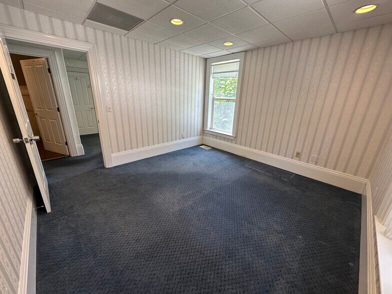 More Photos Of 550 W Musser St, Carson City Office For Lease
