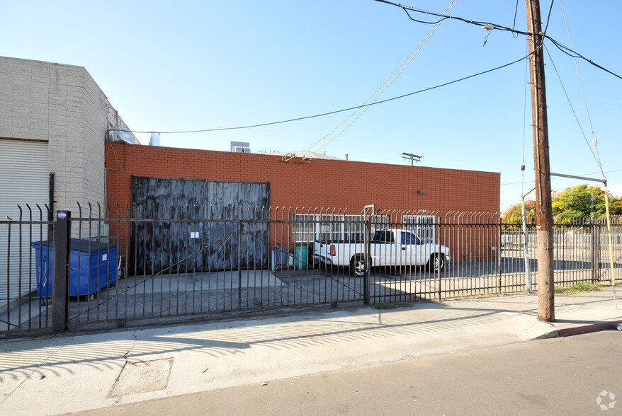 More Photos Of 1716 E 21st St, Los Angeles Manufacturing For Lease