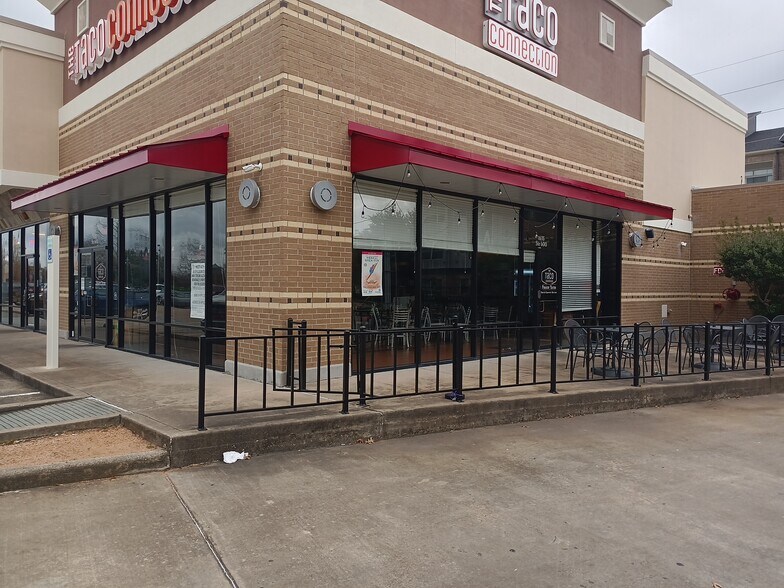 More Photos Of 1635 Eldridge Pky, Houston Freestanding For Lease