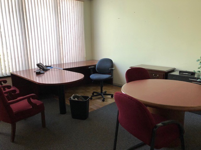 More Photos Of 3040 Industry Dr, Lancaster Flex For Sale