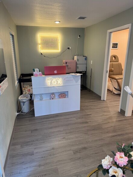More Photos Of 1905 Goliad Rd, San Antonio Healthcare For Lease