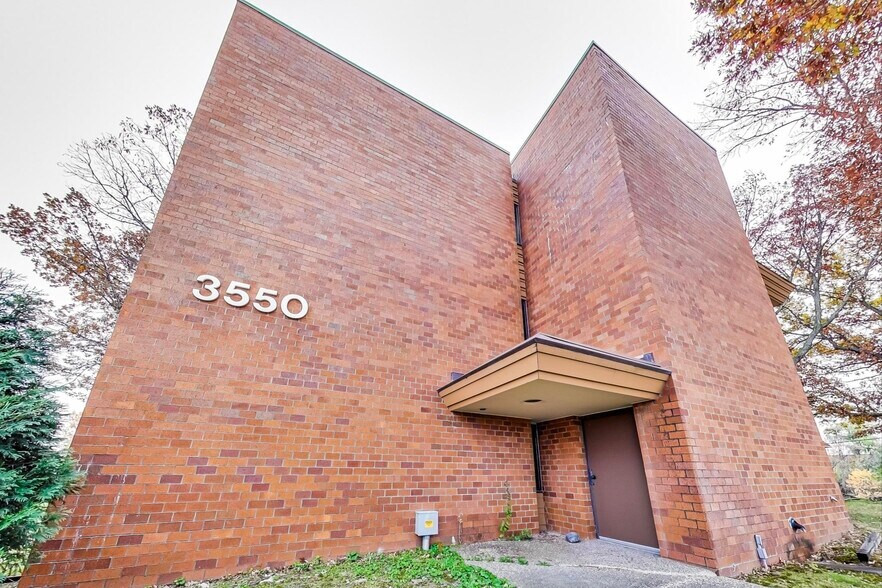 More Photos Of 3550 Lexington Ave N, Shoreview Medical For Sale