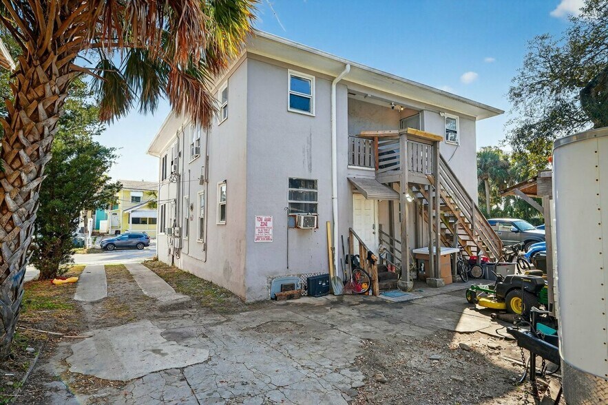 More Photos Of 212 S Oleander Ave, Daytona Beach Apartments For Sale