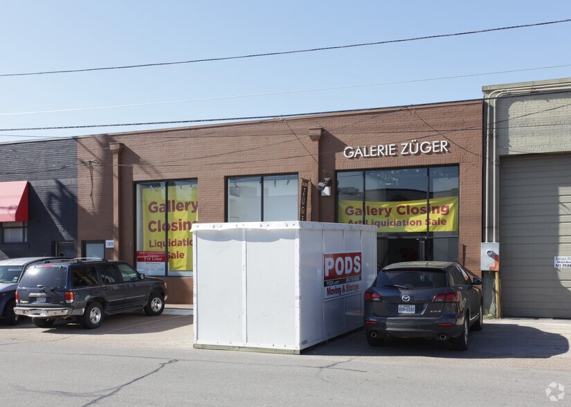 More Photos Of 1215 Dragon St, Dallas Showroom For Lease