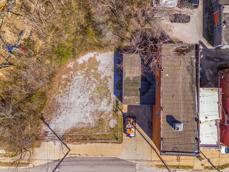 More Photos Of 2510 E 85th St, Kansas City Flex For Sale