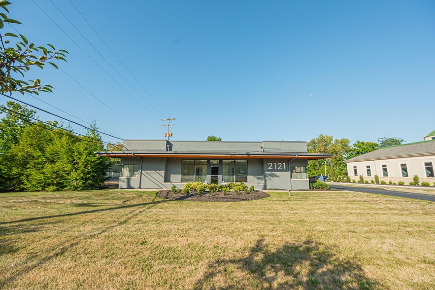 Primary Photo Of 2121 Riverside Dr, Columbus Flex For Sale