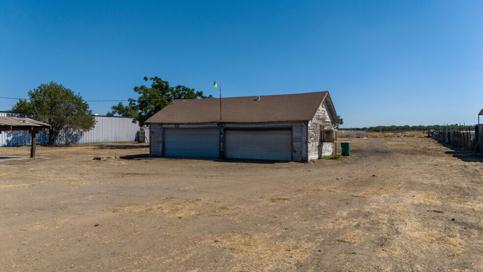 More Photos Of 1250 E Childs Ave, Merced Auto Salvage Facility For Sale