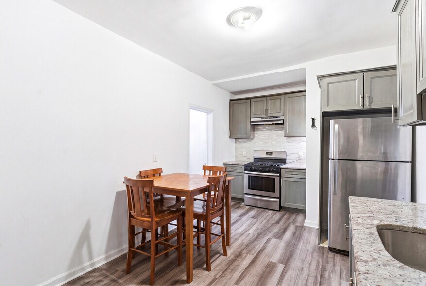 More Photos Of 204 Parkhurst St, Newark Apartments For Sale