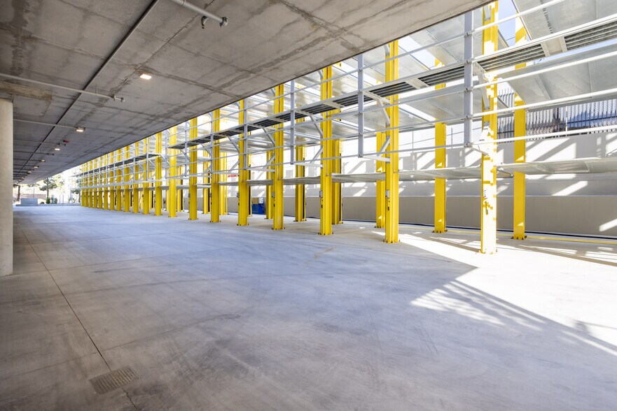 More Photos Of 5950 W Jefferson Blvd, Los Angeles Office For Lease