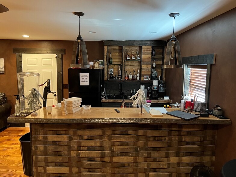 More Photos Of 2118 Bruce Ave, Louisville Restaurant For Sale