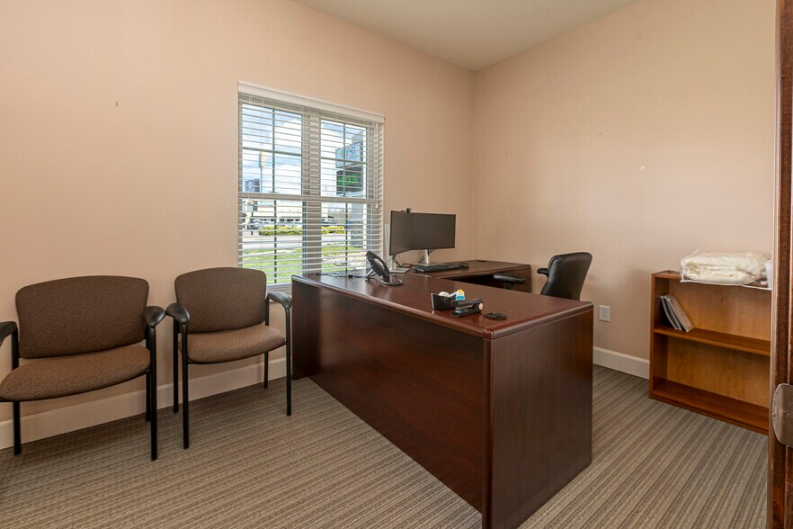 More Photos Of 2801 17th St, Marion Medical For Sale