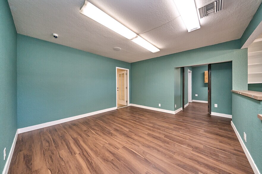 More Photos Of 5430 Arlington Ave, Riverside Storefront Retail Residential For Sale