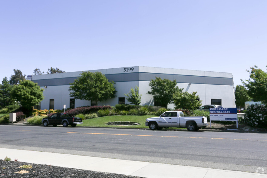 Primary Photo Of 5199 Fulton Dr, Fairfield Warehouse For Lease