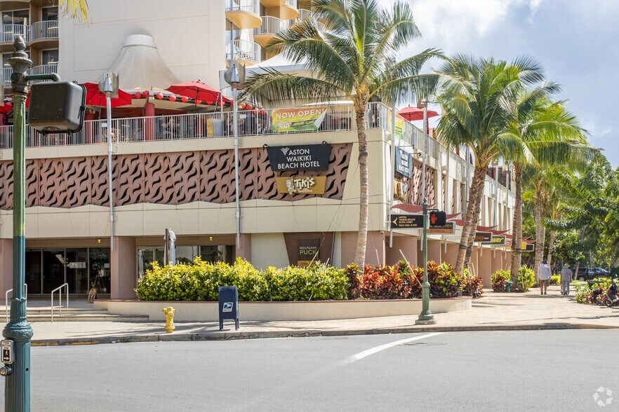 More Photos Of 2570 Kalakaua Ave, Honolulu Hotel For Lease