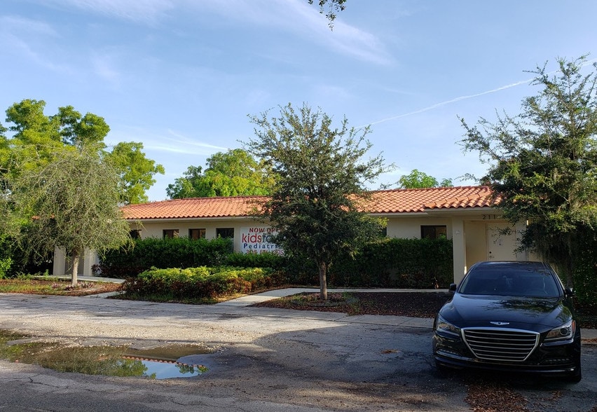 More Photos Of 211-213 NE 89th St, El Portal Medical For Lease