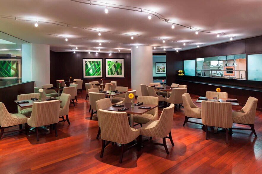 More Photos Of 4 Galleria Blvd, Metairie Hotel For Sale
