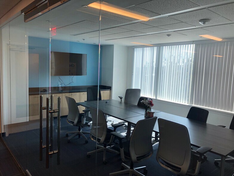 More Photos Of 1203 Governors Square Blvd, Tallahassee Office Residential For Lease